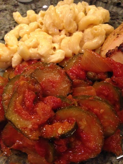 Zuchinni with tomoatoes and capers 