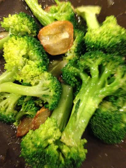 Broccoli with garlic and oil
